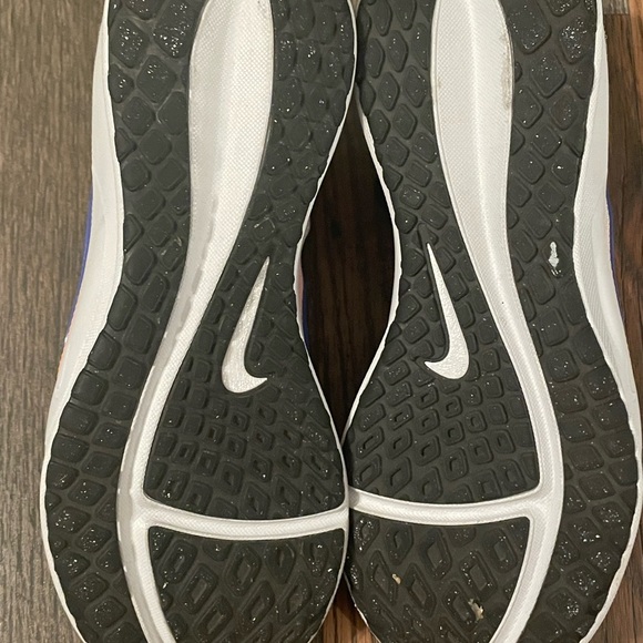 Nike Downshifter 13 *Excellent Cond* Black and Orange Sneakers. Sz 10.5 - Picture 4 of 7